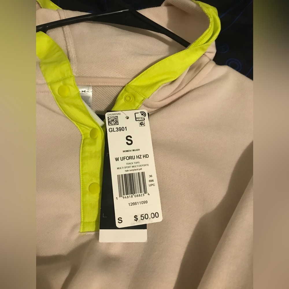 Adidas hoodie new !